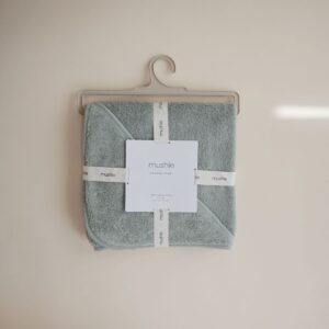 Mushie-Babycape-kleur-Mos Mushie badcape Mos