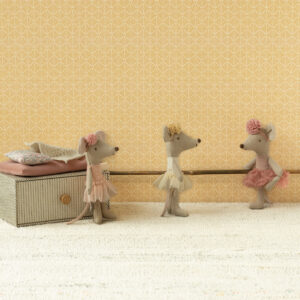 Maileg-Kleine-zus-Muis-Ballerina-in-doosje-11-cm-3 Maileg Kleine zus Muis Ballerina in doosje 11 cm